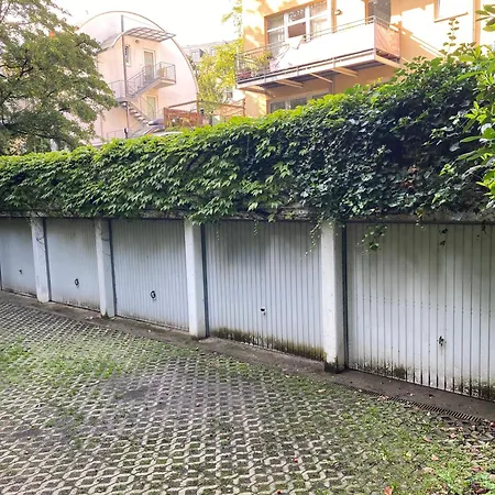 Modernes Im Sueden Von Mit Blick Ins Gruene Und Auf Fluss Leipzig